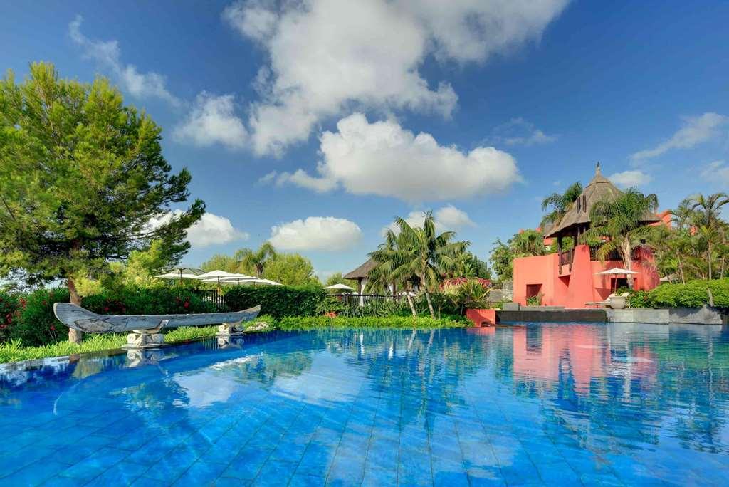 Asia Gardens Hotel & Thai Spa, A Royal Hideaway Hotel Finestrat Konforlar fotoğraf The pool at the resort