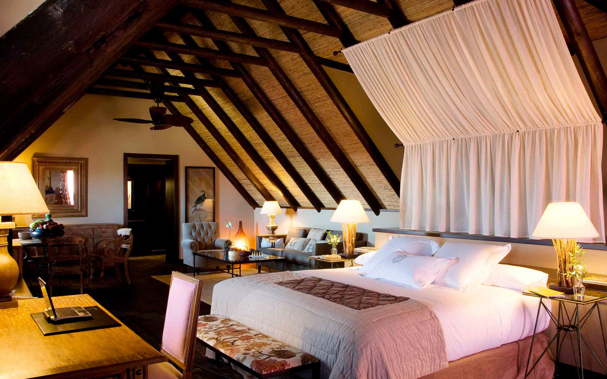 Asia Gardens Hotel & Thai Spa, A Royal Hideaway Hotel Finestrat Oda fotoğraf Suite at the Hotel Hacienda Uxmal