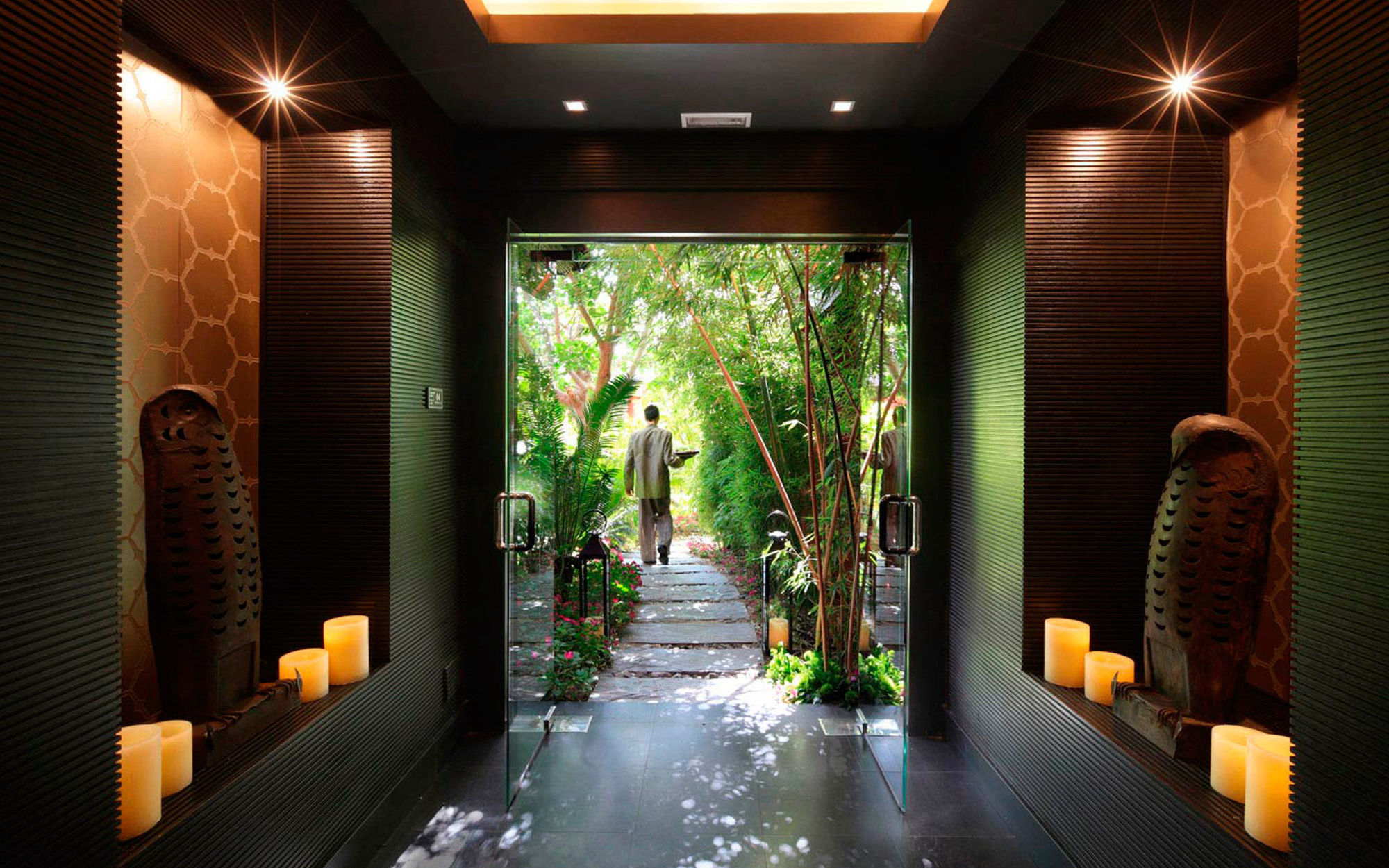 Asia Gardens Hotel & Thai Spa, A Royal Hideaway Hotel Finestrat Restoran fotoğraf Entrance to the spa at The Ivy at Veranda