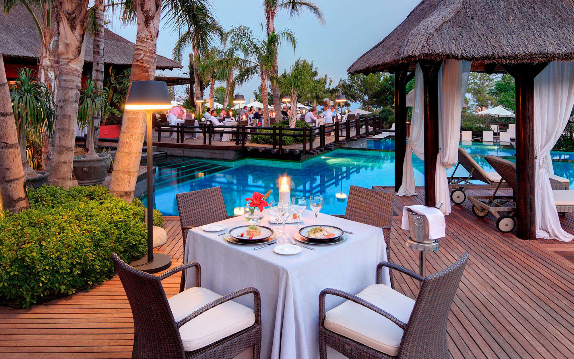 Asia Gardens Hotel & Thai Spa, A Royal Hideaway Hotel Finestrat Restoran fotoğraf The Village