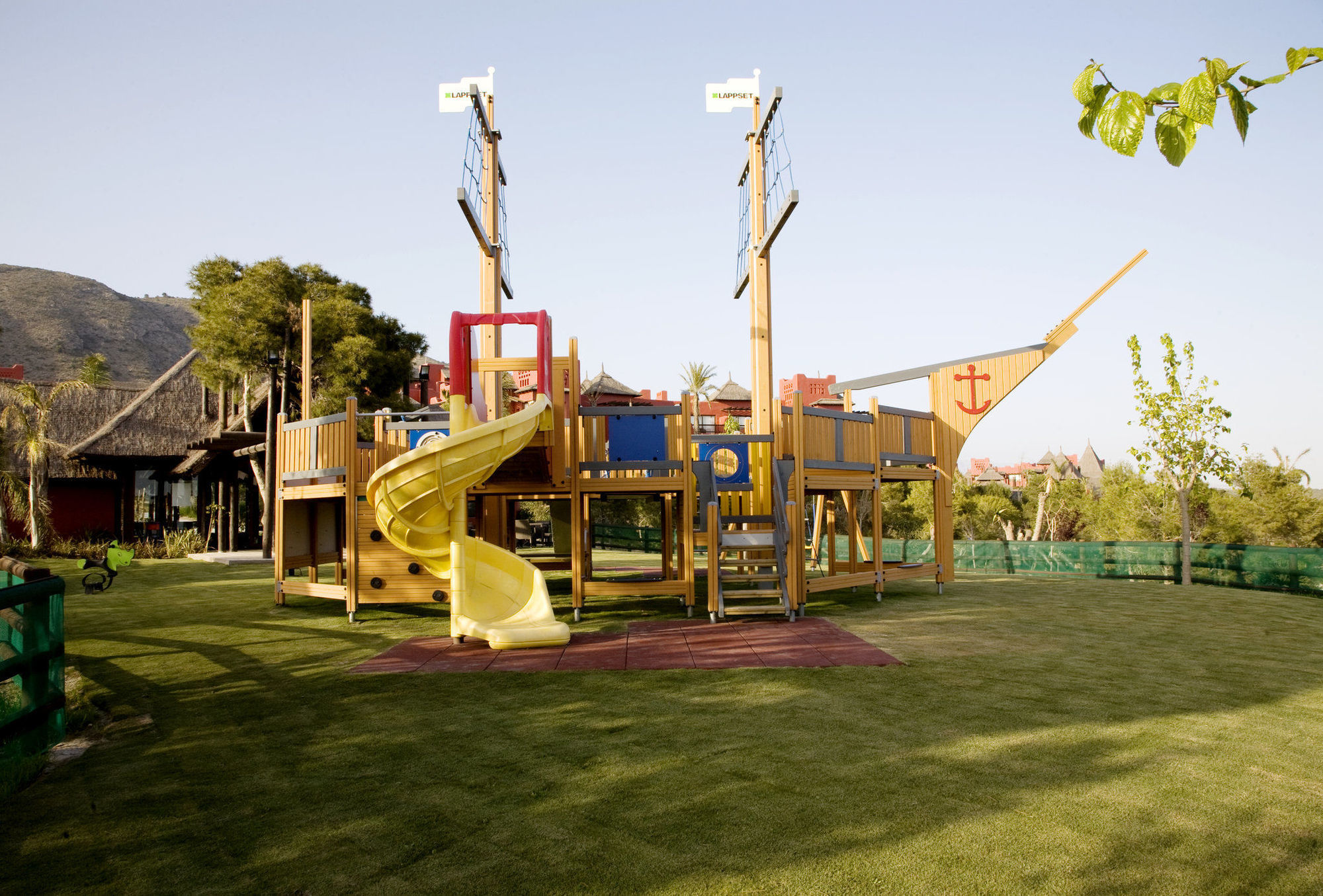 Asia Gardens Hotel & Thai Spa, A Royal Hideaway Hotel Finestrat Konforlar fotoğraf Playground at the resort