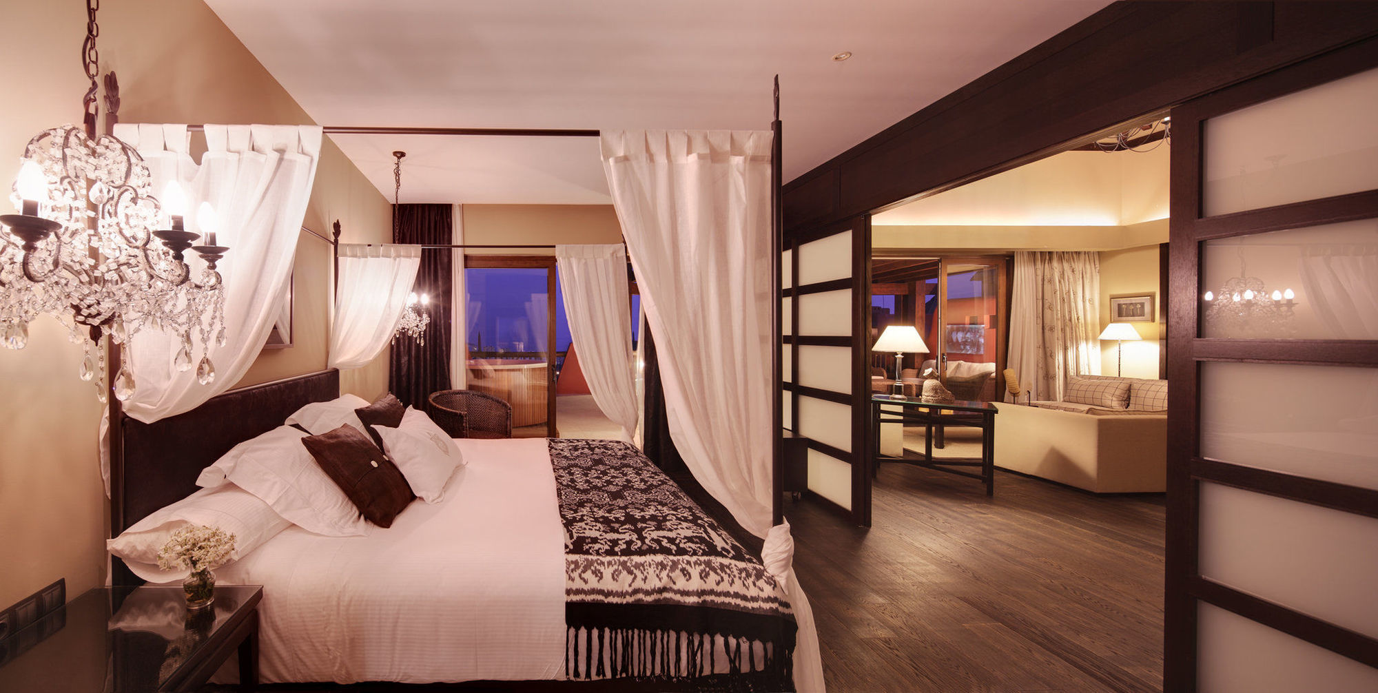 Asia Gardens Hotel & Thai Spa, A Royal Hideaway Hotel Finestrat Dış mekan fotoğraf A suite at the hotel