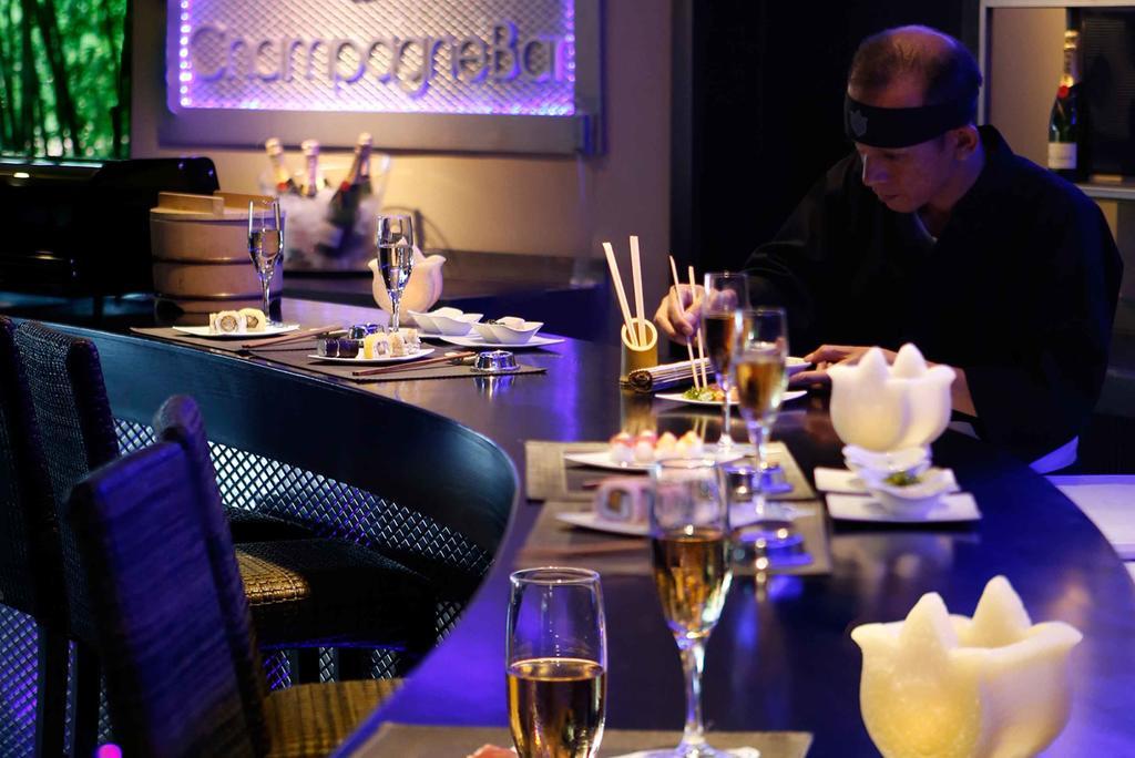 Asia Gardens Hotel & Thai Spa, A Royal Hideaway Hotel Finestrat Dış mekan fotoğraf A sushi bar in Paris