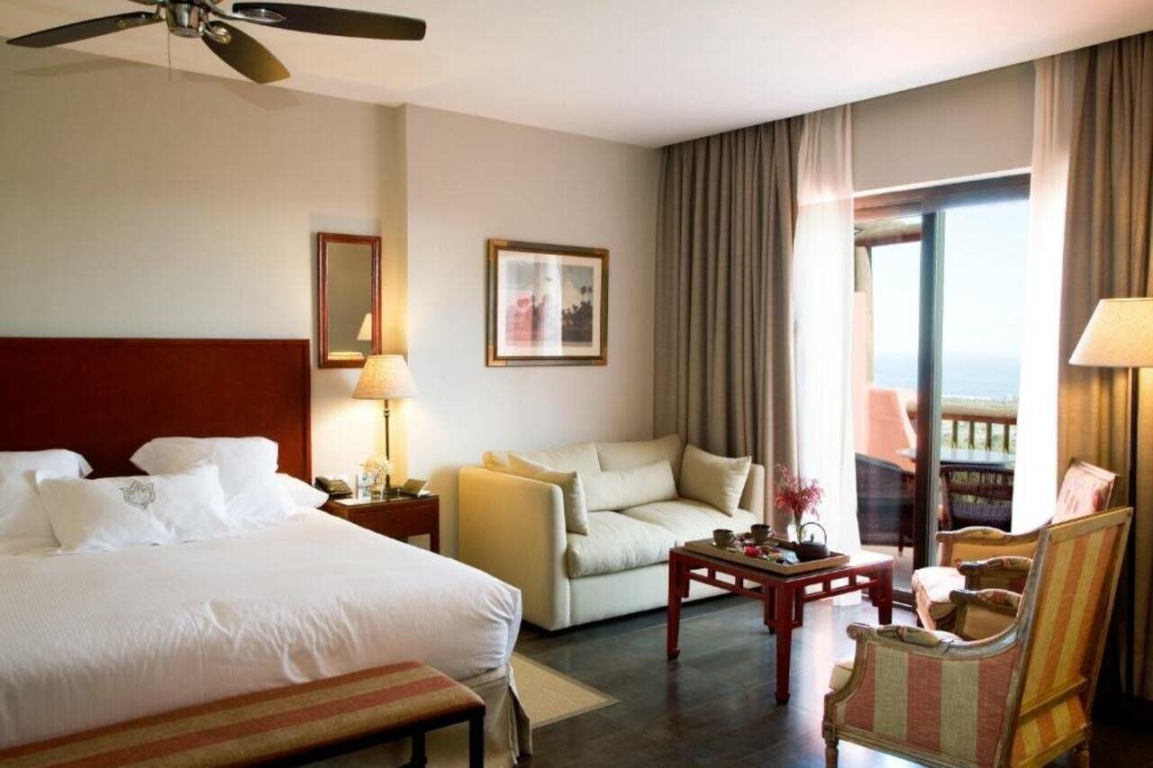 Asia Gardens Hotel & Thai Spa, A Royal Hideaway Hotel Finestrat Dış mekan fotoğraf A room at the Four Seasons Hotel